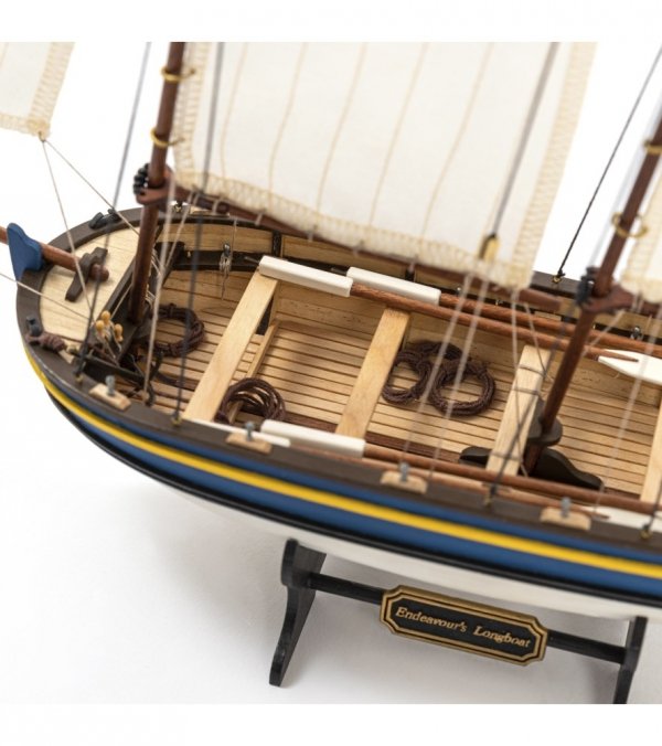 ARTESANIA LATINA 19005 Captain's Longboat HMS Endeavour 2022 1/50
