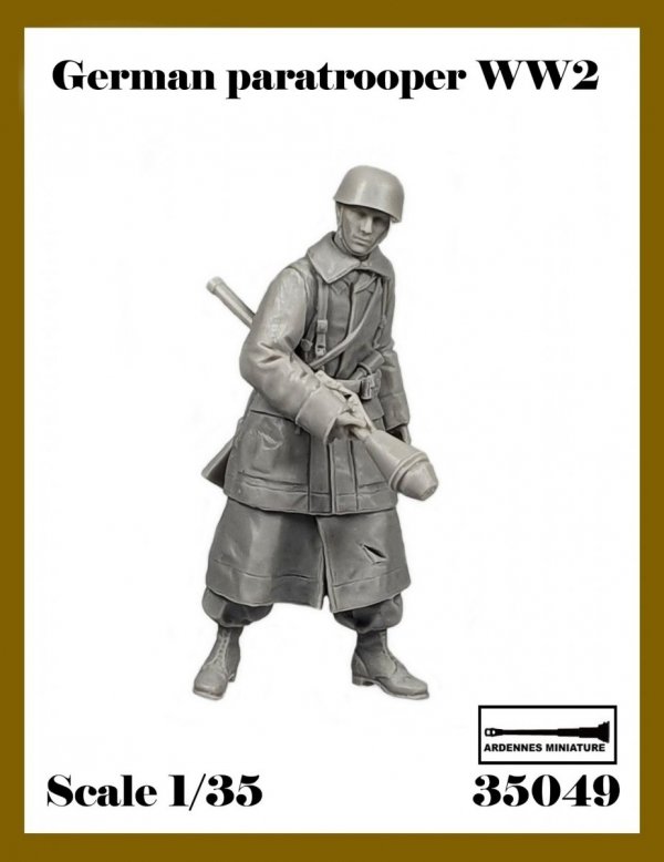 Ardennes Miniature 35049 GERMAN PARATROOPER WW2 1/35