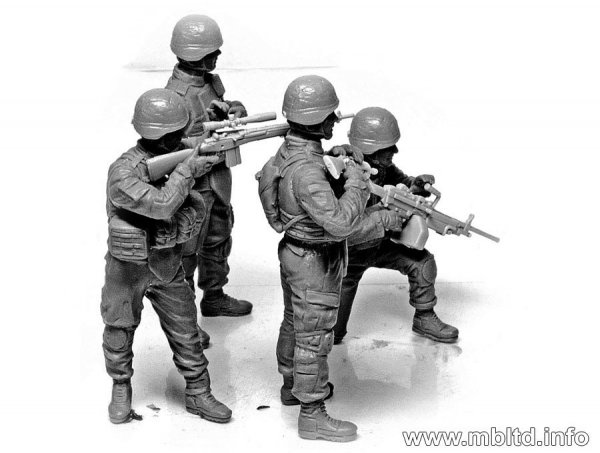 Master Box 3591 US Check Point (Iraq 2003) (1:35)