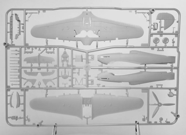 Arma Hobby 70044 Hurricane Mk II B Trop Model Kit 1/72