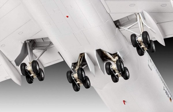 Revell 03891 Boeing 747-8 Lufthansa New Livery (1:144)