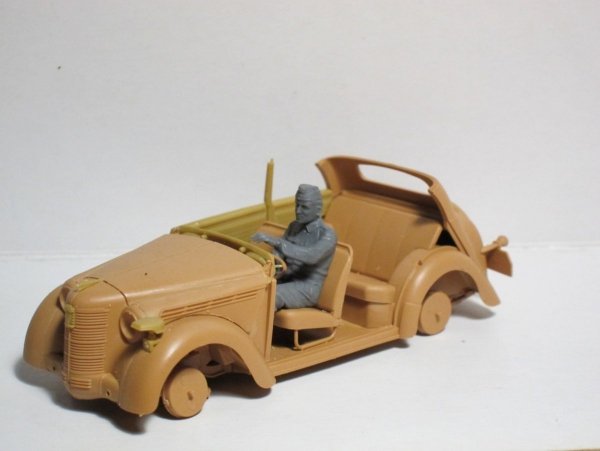 ICM 35642 German Drivers (1939-1945) (4 figures) (1:35)