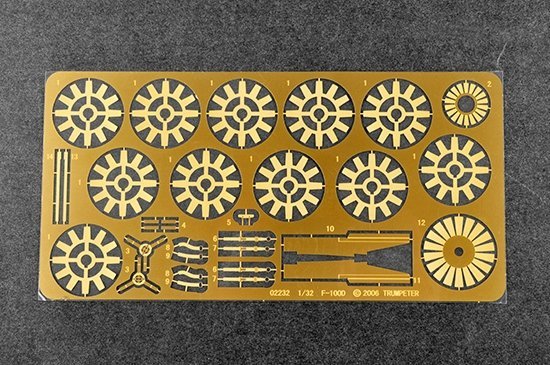 Trumpeter 02246 F-100F Super Sabre 1/32