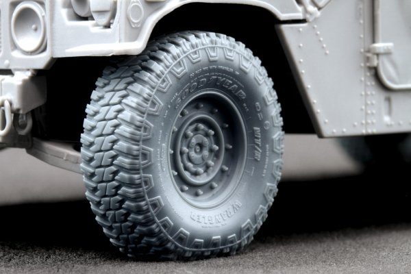 ScaleX WM 35002S HMMWV MT/R 12-bolt Sagged wheel set (for Academy, ICM) 1/35