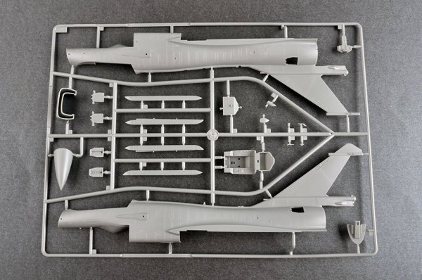Trumpeter 05826 PLAAF J-10C Vigorous Dragon 1/48