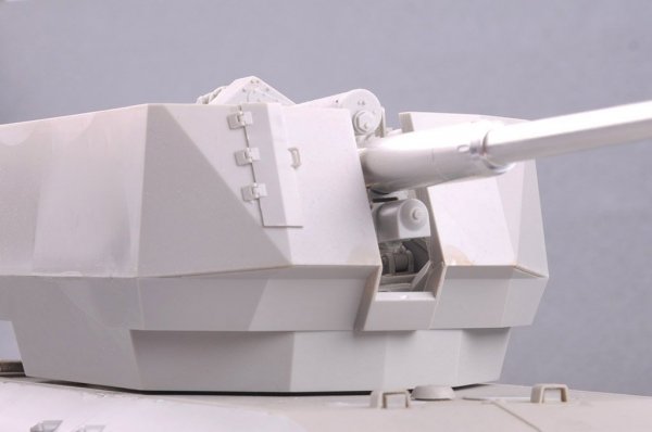 Trumpeter 09585 E-100 Flakpanzer w/12.8cm Flak 40 1/35