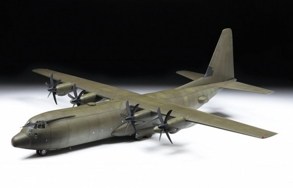 Zvezda 7324 American Military Transport Plane C-130J-30 1/72