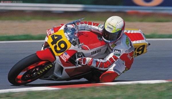 Hasegawa 21716 Yamaha YZR500 (0WA8) Team Roberts 1989 1/12