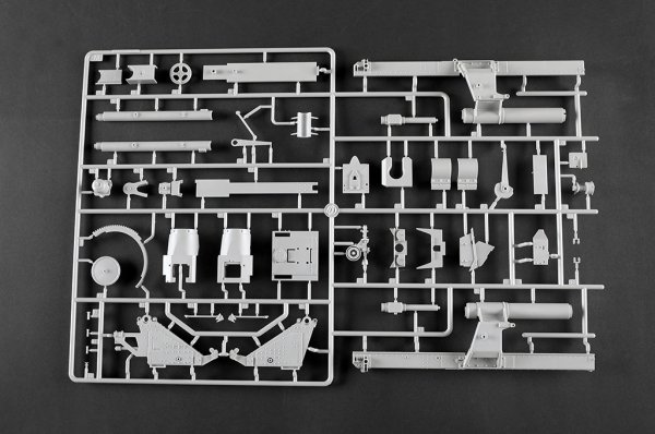 Trumpeter 00953 German Sd.Kfz.165 Hummel Late Production 1/16