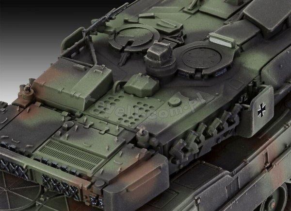 Revell 63355 Leopard 2 A7V Model Set 1/72