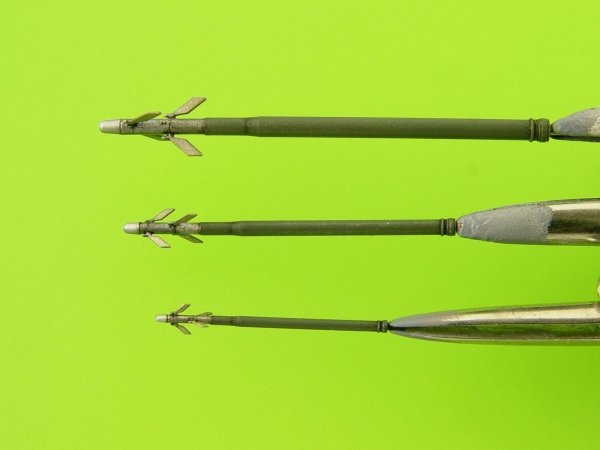 Master AM-35-003 Mi-24 (Hind D/E) - JakB-12.7 machine gun barrel and DUAS probe (metal and resin parts) 1:35