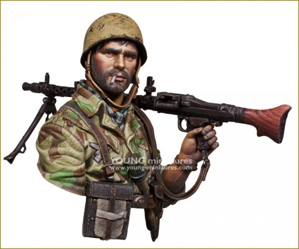 Young Miniatures YM1892 WWII German Paratroopers 1/10