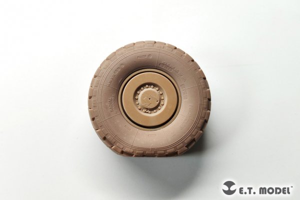 E.T. Model P35-164 Italian &quot;Centauro&quot; B1 Tank Destroyer Sagged Wheels 1/35
