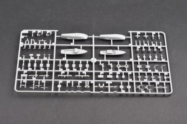 Trumpeter 03702 German Bismarck Battleship (1:200)