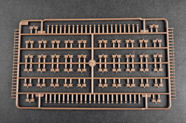 Trumpeter 09610 Russian T-72B3 with 4S24 Soft Case ERA &amp; Grating Armour 1/35