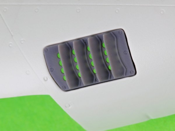 Master AM-32-141 P-51 Mustang - pokrywa wlotu powietrza do gaźnika - typ z żaluzjami dla RAF - wersja B (do modelu Revell) 1/32