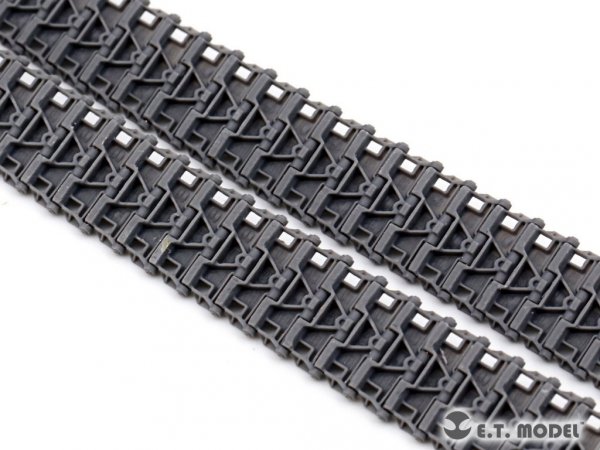 E.T. Model P35-037 WWII US ARMY M24 CHAFFEE Light Tank Workable Track ( 3D Printed ) 1/35