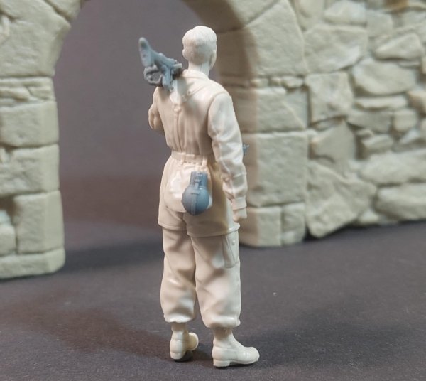 Panzer Art FI35-247 German fallschirmjager MG34 gunner 1/35