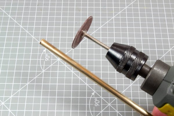 AK Interactive AK9107 BRASS PIPES 0.8MM Ø. 5 UNITS.