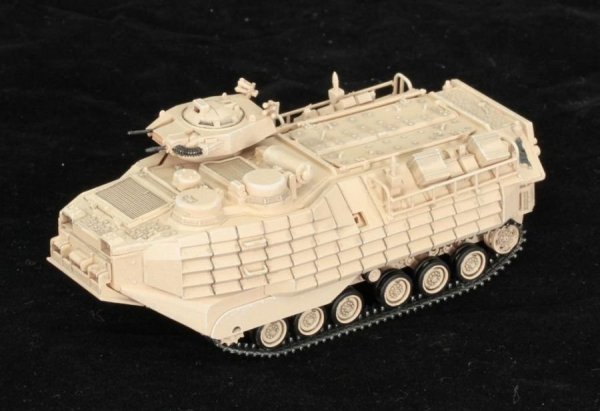 Dragon Armor 63019 AAVP-7A1 w/Enhanced Applique Armor Kit  1/72