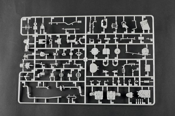 Trumpeter 00944 Pz.Kpfw.VI Ausf.E Sd.Kfz.181 Tiger I (Medium Production) 1/16
