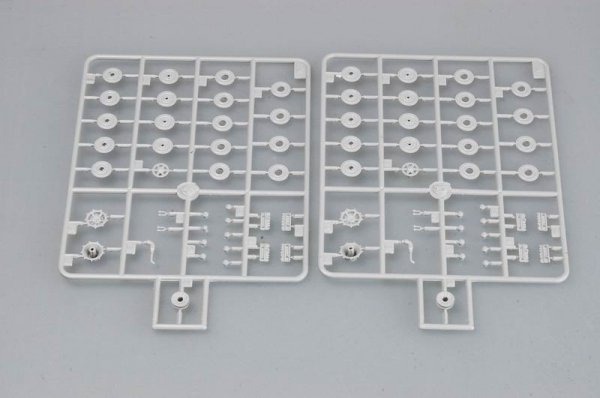 Trumpeter 07202 German Sd.Kfz.182 King Tiger (Porsche turret) (1:72)