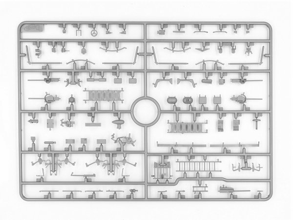 ICM 48327 Airfield of the American Bomber Group 1/48