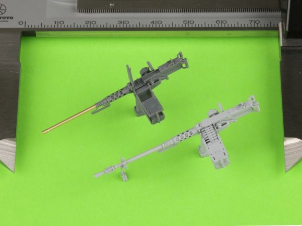 Master GM-35-063 Browning M2HB .50 cal (12,7mm) - karabin maszynowy z mocowaniem czołgowym - okres II w.św. (wczesna kołyska M23 z wczesnym zasobnikiem na amunicję) 1/35