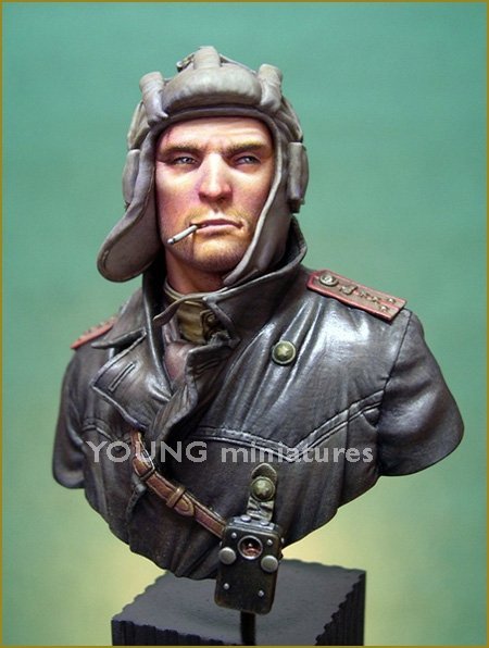 Young Miniatures YM1823 SOVIET TANK COMMANDER 1944 1/10