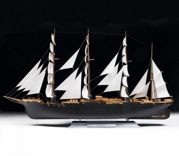 Zvezda 9045 &quot;Krusenstern&quot; Sailing Ship 1/200
