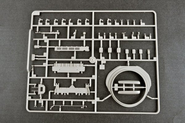 Trumpeter 09610 Russian T-72B3 with 4S24 Soft Case ERA &amp; Grating Armour 1/35