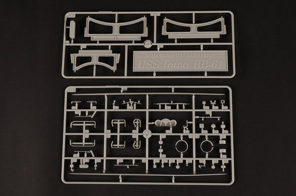 Hobby Boss 86517 USS Iowa BB-61 1/350