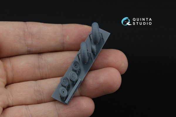 Quinta Studio QT48064 LaGG-3, MiG-3, La-5/La-7/La-9, Yak-7/Yak-9, I-185/250 Wheels (radial tread) (all kits) 1/48