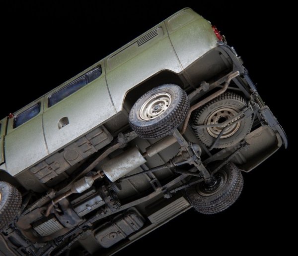 Zvezda 3644 Russian Military Van UAZ 3909 1/35