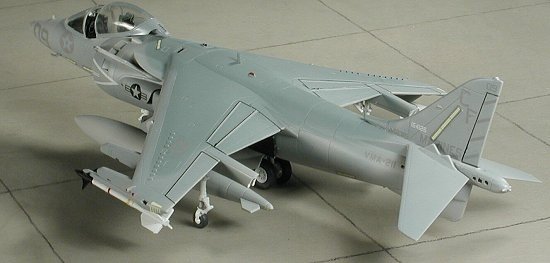 Hasegawa D19 AV-8B Harrier II (1:72)