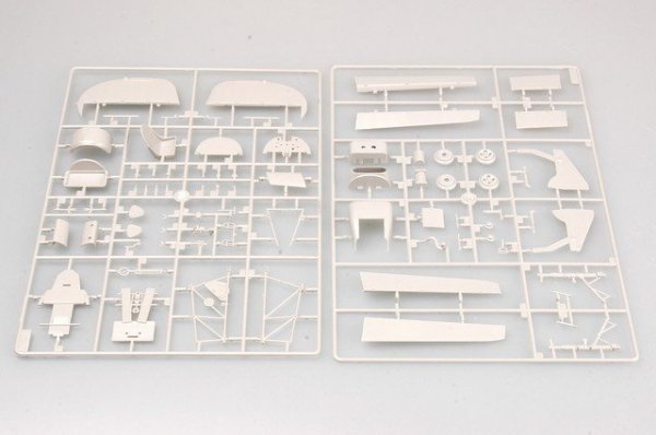 Trumpeter 02414 HURRICANE Mk.I (1:24)