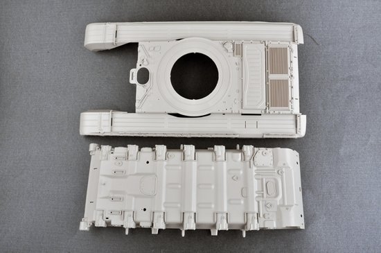 Trumpeter 00925 Russian T-72B1 MBT w/kontakt-1 reactive armor 1/16