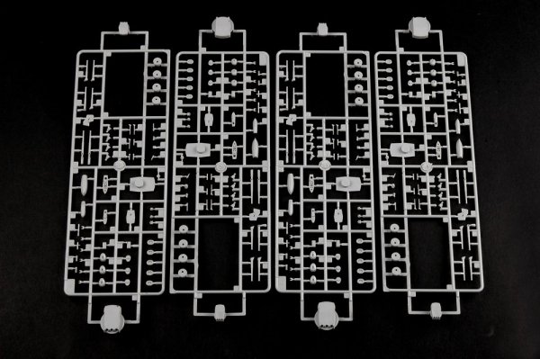 Trumpeter 05777 Italian Navy Battleship RN Roma (1943) 1/700