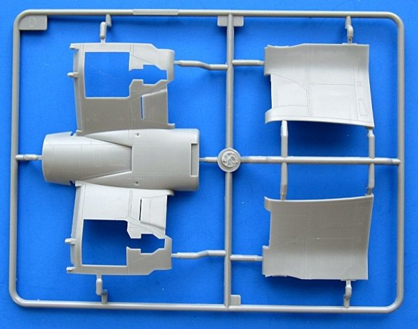 Hobby Boss 80386 F4U-4 Corsair Early Version (1:48)