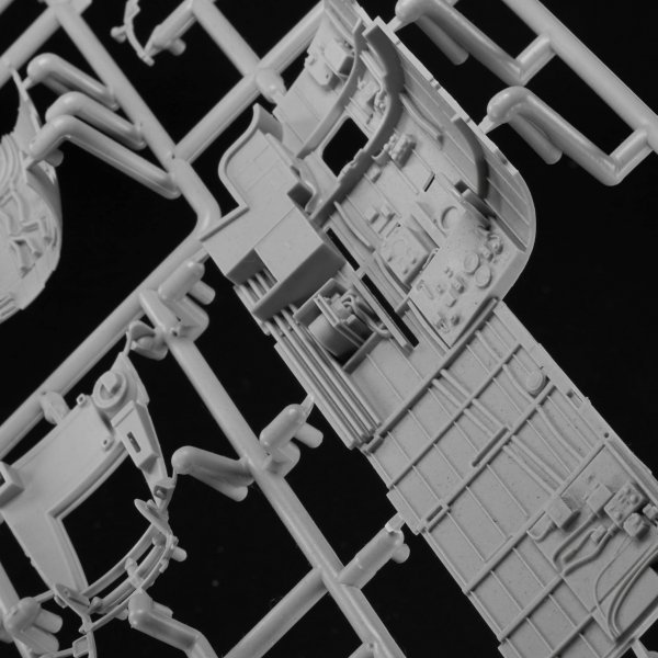 Border Model BF-011 Avro Lancaster B. Mk.III &quot;Dambusters&quot; w/ Full Interior 1/32