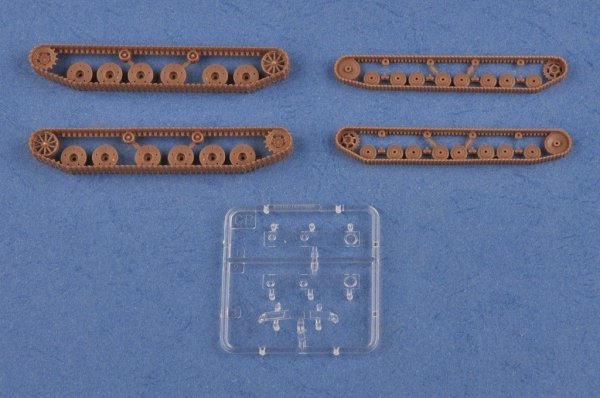Hobby Boss 82918 German Land-Wasser-Schlepper (LWS) amphibious tractor Early production 1/72