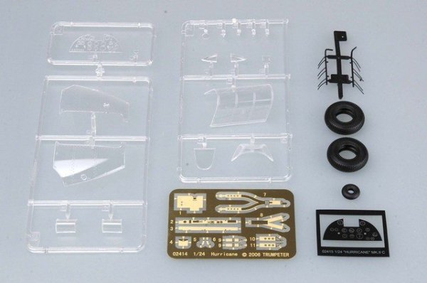 Trumpeter 02416 HURRICANE Mk.IIC/TROP (1:24)