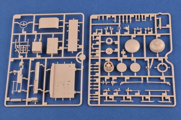 Hobby Boss 85517 Russian BAZ-64022 with 5P85TE2 TEL S-400 (1:35)