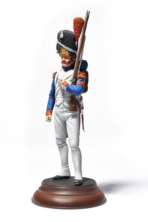 MiniArt 16017 IMPERIAL GUARD FRENCH GRENADIER. NAPOLEONIC WARS 1/16