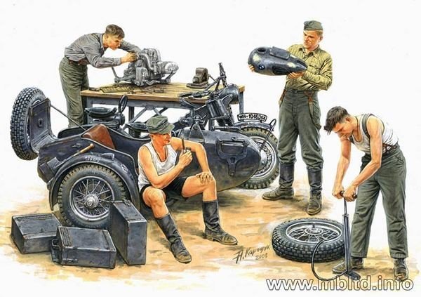 Master Box 3560 German motocycle repair team (1:35)