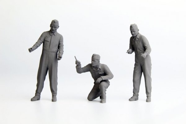 Das Werk DW32101 German Mechanics WW2  with Technical Drawings 1/32