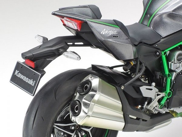 Tamiya 14136 Kawasaki Ninja H2 Carbon 1/12