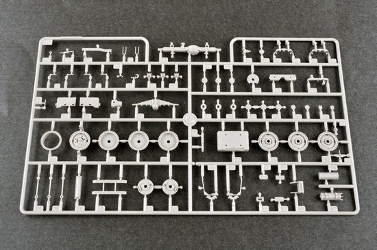 Trumpeter 01032 Russian 9P138 Grad-1 on Zil-131 (1:35)