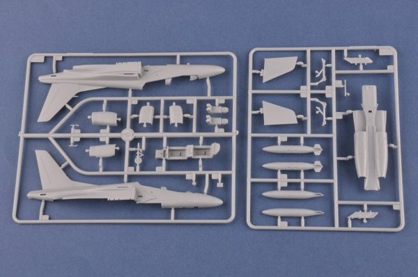 Hobby Boss 87266 J.A.S.D.F T-4 Trainer 1/72