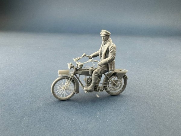 Copper State Models F32-060 German Dispatch Rider standing with a motorcycle (Motorcycle not included) 1/32